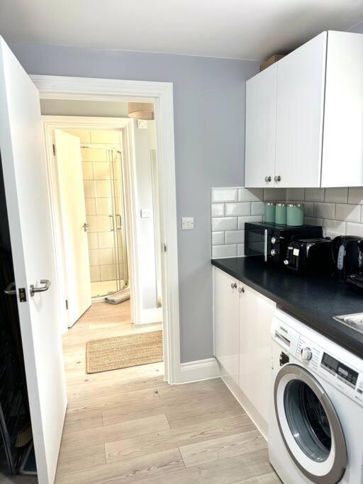 Charming 1-Bed Flat- Free Wifi & On-Street Parking Apartment London Exterior photo