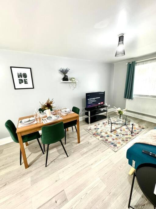 Charming 1-Bed Flat- Free Wifi & On-Street Parking Apartment London Exterior photo